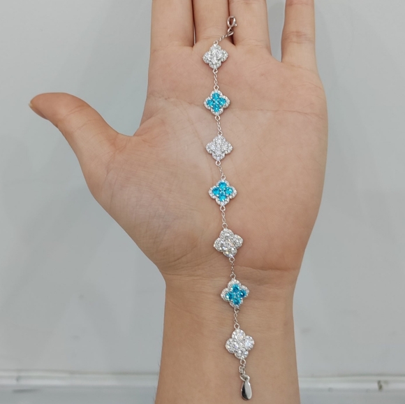 18k white gold baby blue diamond bracelet - Picture 7 of 10